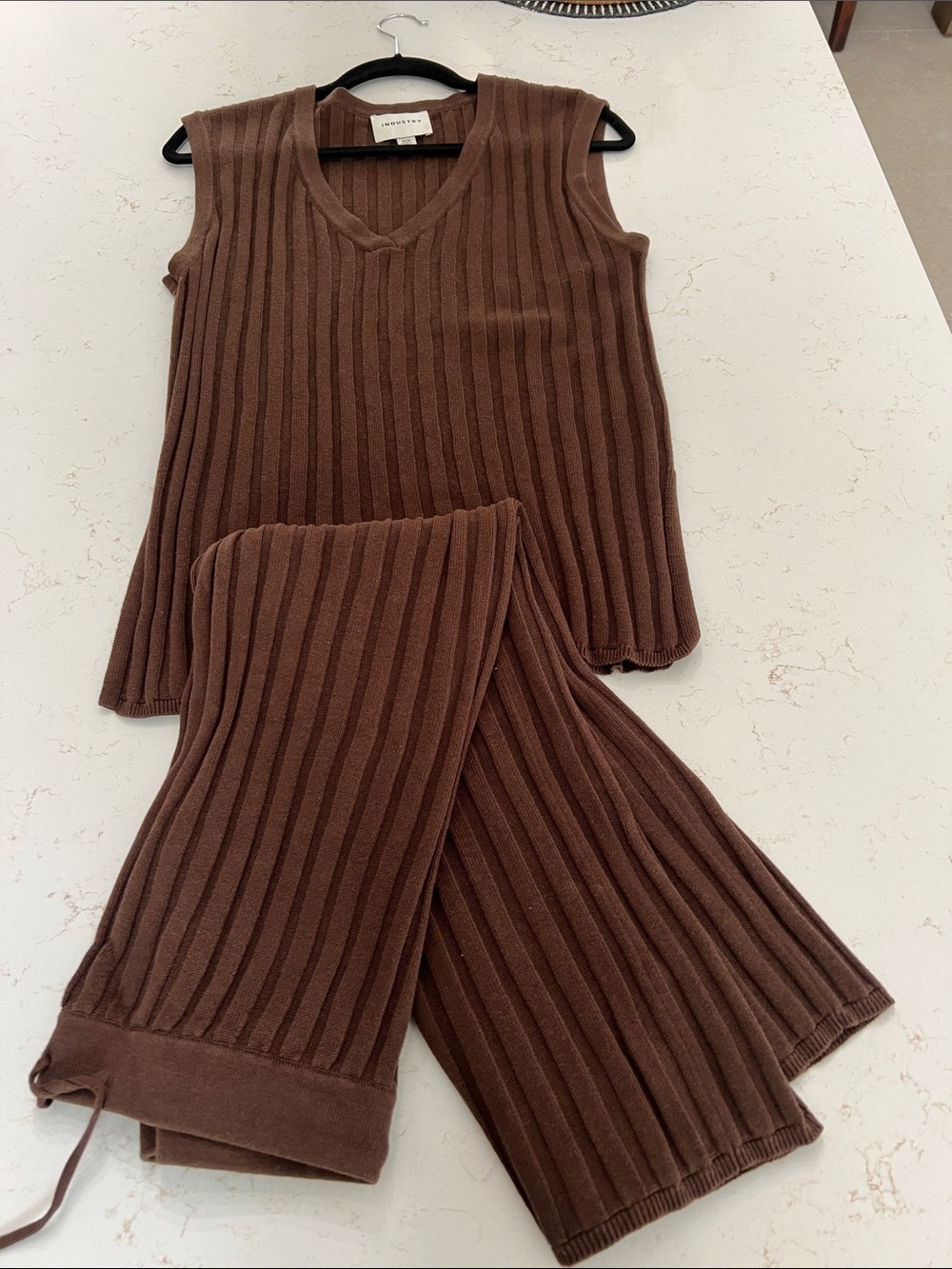 Sleeveless V-Neck Ribbed Knit Set — Chocolate Brown